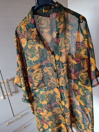 Blusa motivo floreale