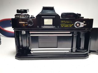 Camara Canon EF con Canon FD 50mm/1:1,8+Vivitar