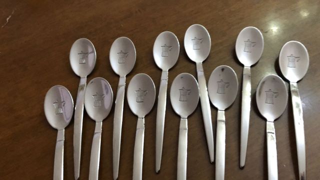 Set Cucchiaini acciaio con incisioni varie