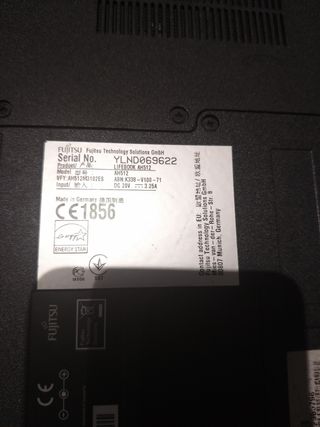 Portátil fujitsu ah512