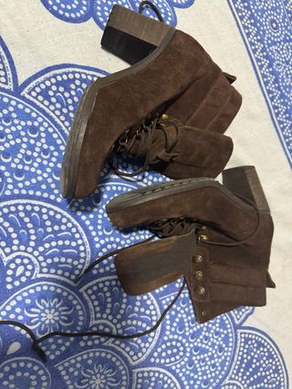Botines de cordones