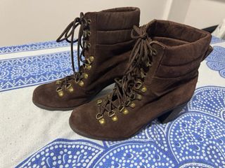 Botines de cordones