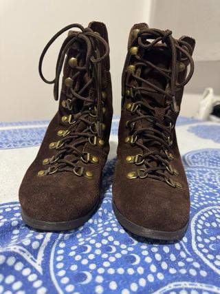 Botines de cordones