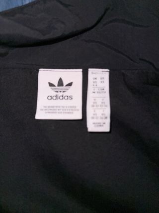 chaqueta adidas negra