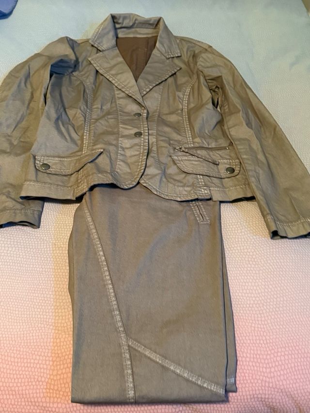 Completo giacca e pantaloni