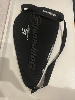 Paletero bullpadel