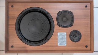 Altavoces vintage Ataio de madera – 1980
