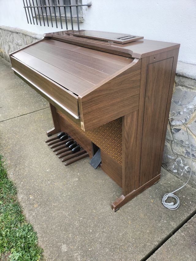 Yamaha electone B55N