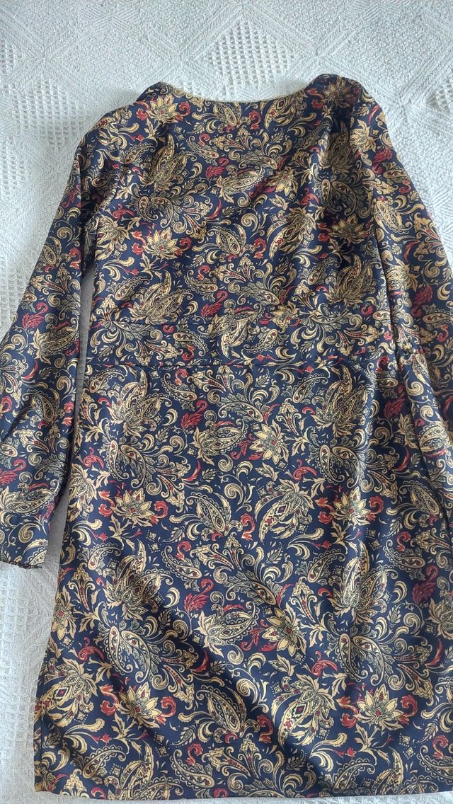 Vestido camisero muy bonito, talla 34-36