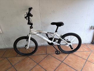 Bicicleta BMX 360*Freestyle blanca