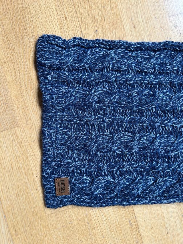 Bufanda y guantes Diesel