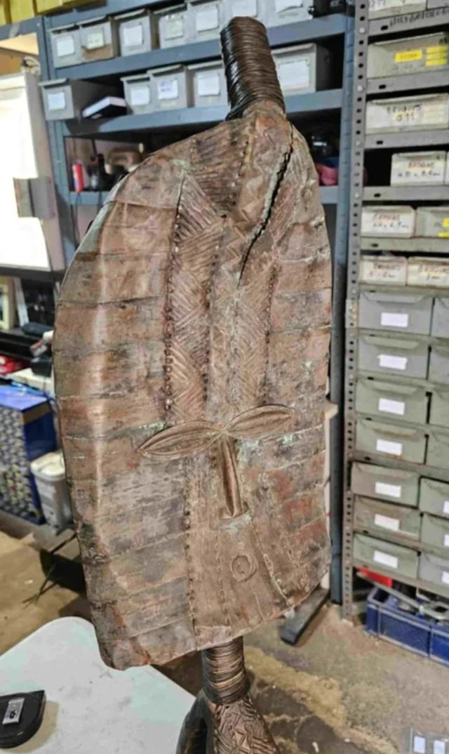 EXCEPCIONAL FIGURA RELICARIO KOTA DE GABON