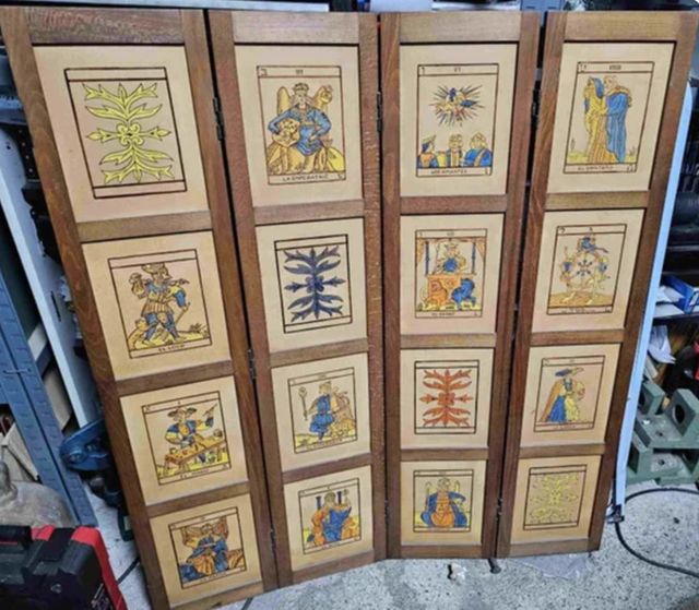 BIOMBO MADERA CON CARTAS DEL TAROT PINTADAS 1968