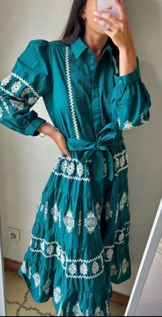 Vestido bordados perforados zara