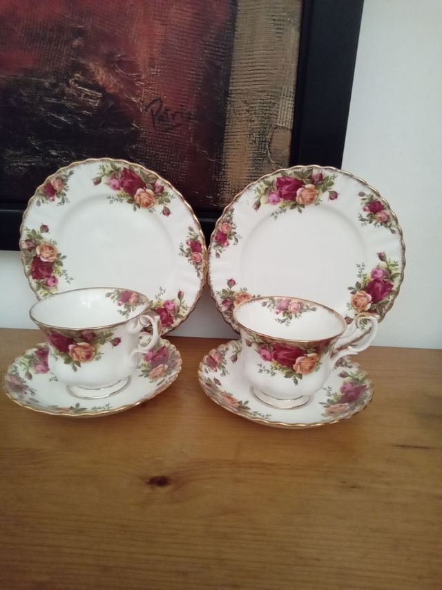 Chávenas Chá e pratos do bolo. Royal Albert