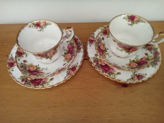 Chávenas Chá e pratos do bolo. Royal Albert