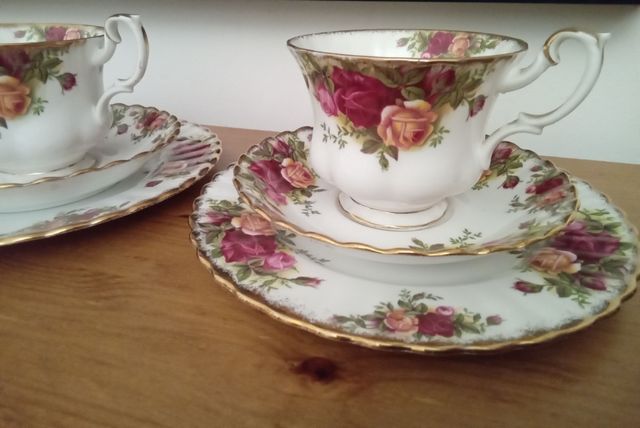 Chávenas Chá e pratos do bolo. Royal Albert