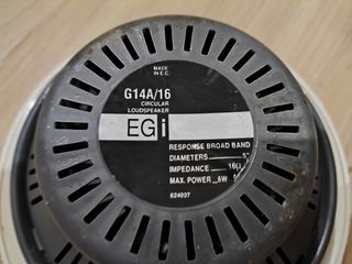 Altavoces empotrados para hilo musical.