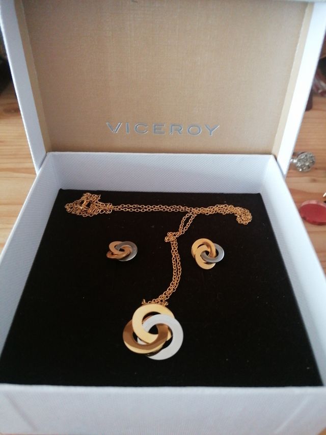 Juego Viceroy pendientes y colgante