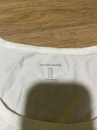 Camisa manga larga con puños fruncidos.  Talla XL.