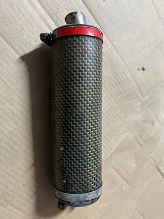 Silenciador 2 tornillos 70-80
80-90

muy usado 