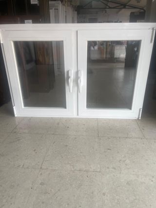 Ventana de aluminio blanco oscilobatiente-abatible