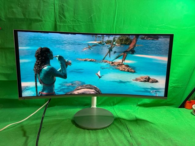 Monitor curvo Samsung QLED 34» C34J791WTU