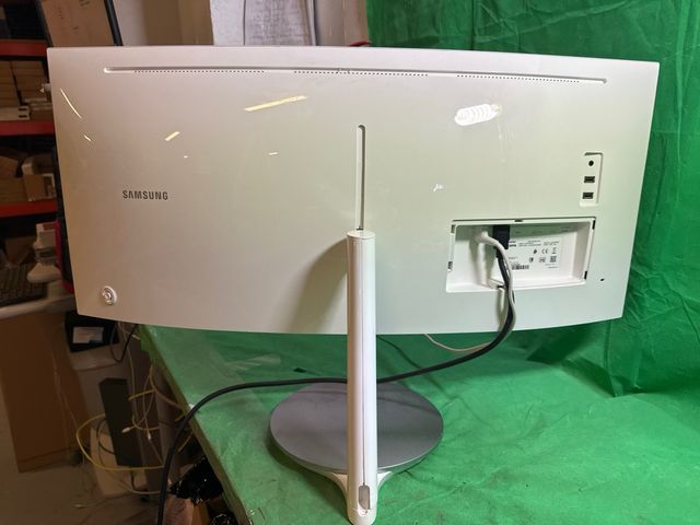 Monitor curvo Samsung QLED 34» C34J791WTU