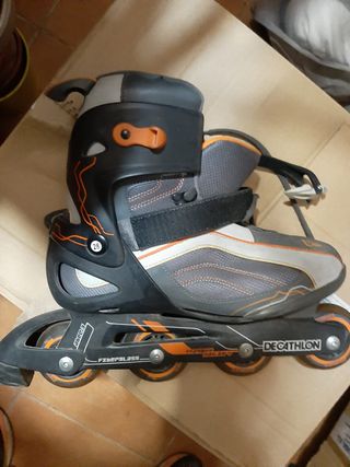 2 pares de Patines de 4 ruedas.