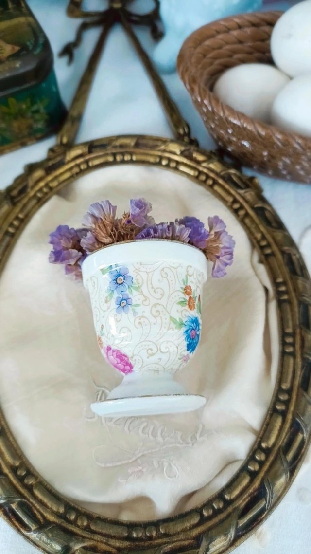 Huevera antigua porcelana de paris