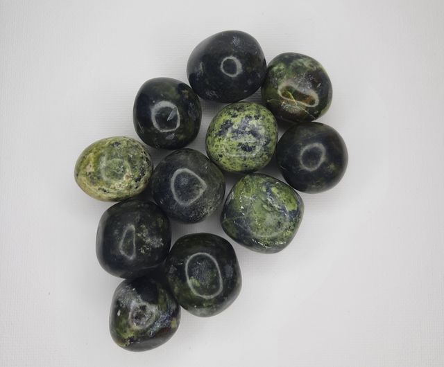 Jade nefrita natural rodada