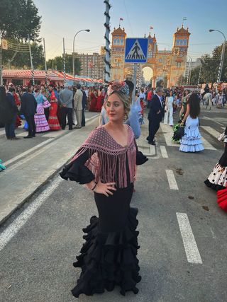 Traje de sevillana negro