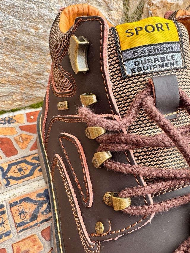 Nuovi scarponi da montagna