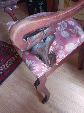 Sillas antiguas madera maciza.