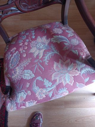 Sillas antiguas madera maciza.