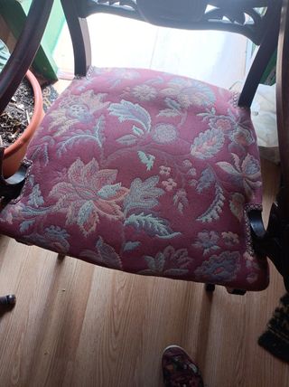 Sillas antiguas madera maciza.