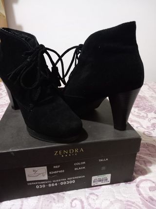 Botines negros de piel