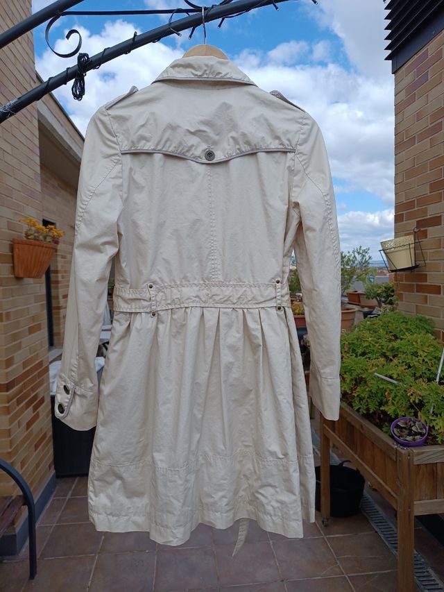 Gabardina trench color perla