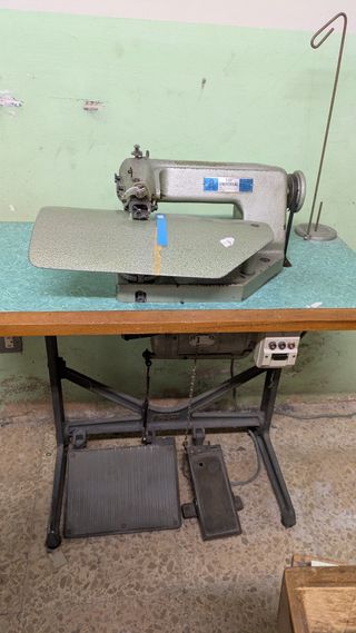 Máquina de coser industrial