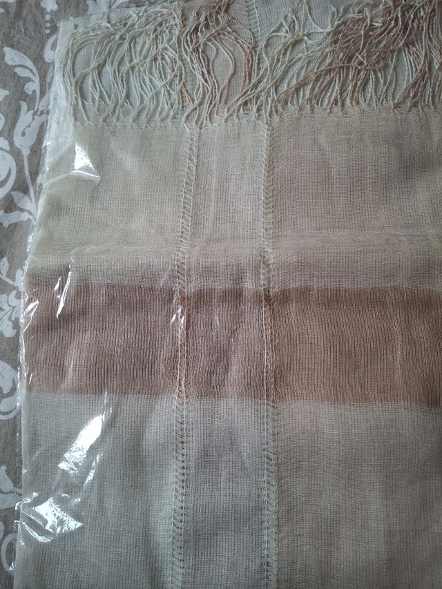 scialle in puro lino color beige