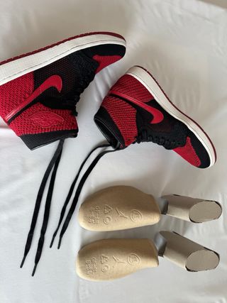 Jordan 1 Retro High Flyknit Bred