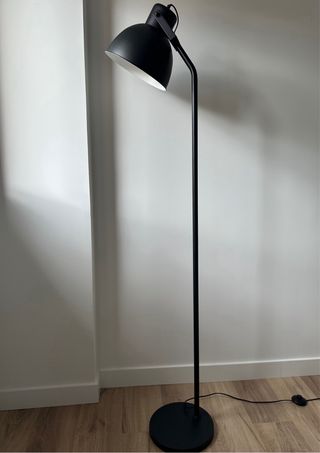 Lampara de pie estilo industrial