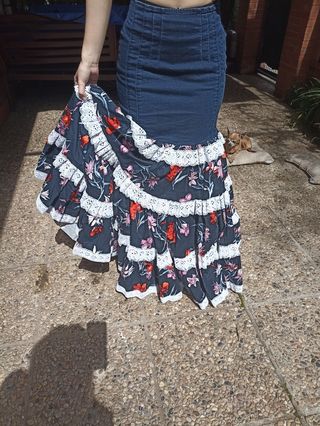 Falda rociera