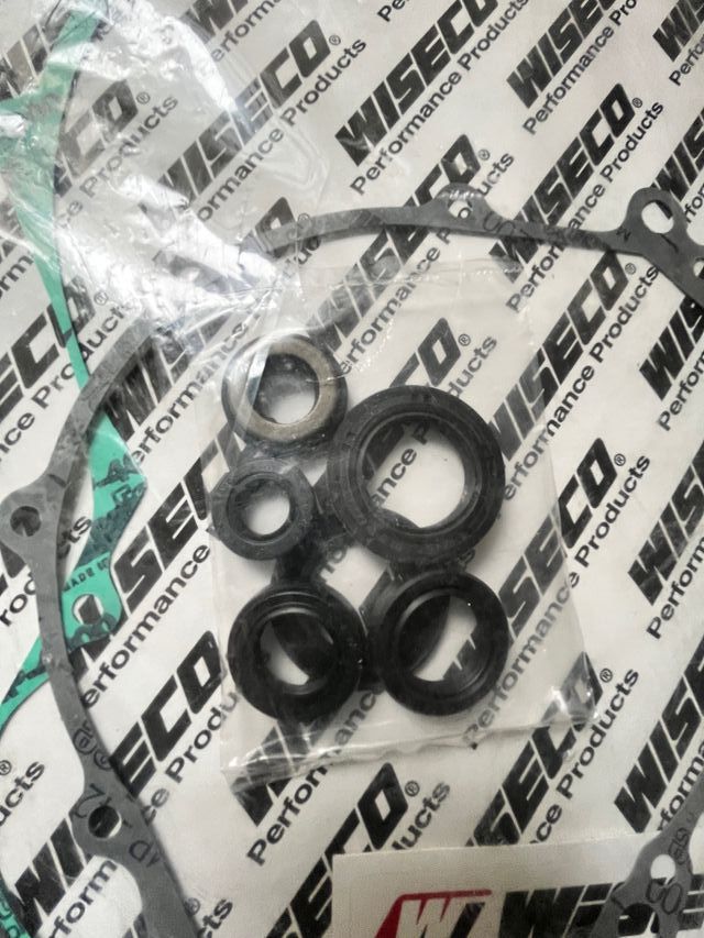 JUNTAS PARTE ALTA WISECO  YAMAHA y 1 de KTM 250EXC