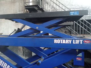 se vende elevador pantografo 4000Kg.
