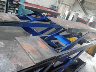 se vende elevador pantografo 4000Kg.