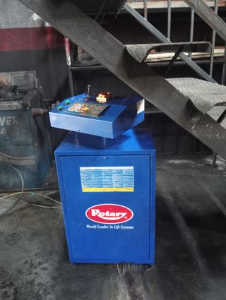 se vende elevador pantografo 4000Kg.