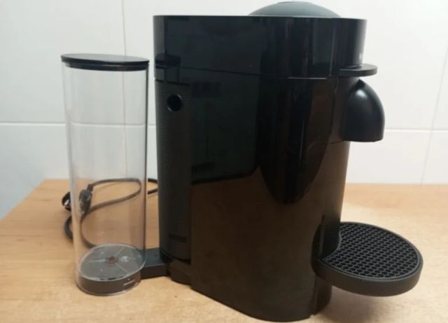 Cafetera Nespresso Vertuo Plus