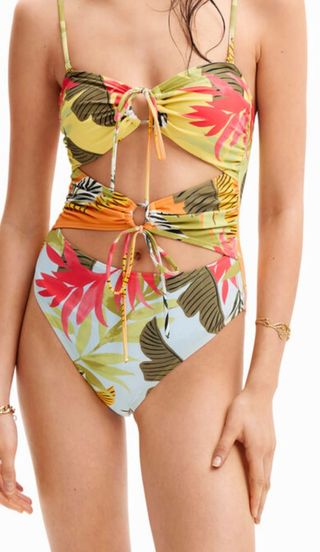 Bañador Desigual mezcla colores 