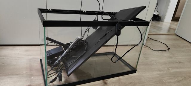 Pecera de 55 litros y todos los adornos adquiridos